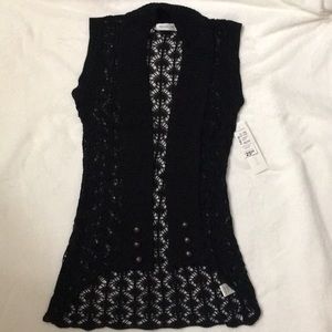 NWT black Crochet vest size small